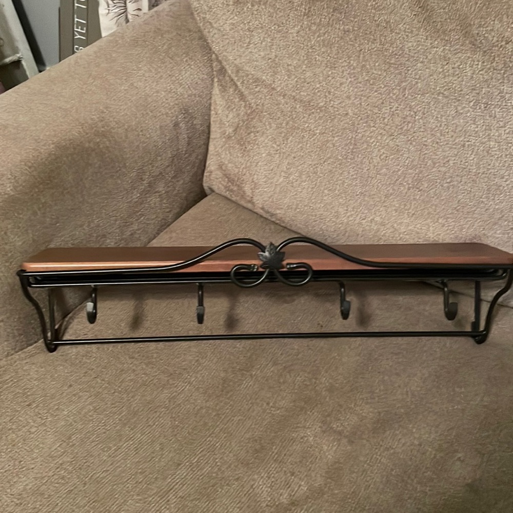 Longaberger wrought iron Maple leaf wall hook shelf